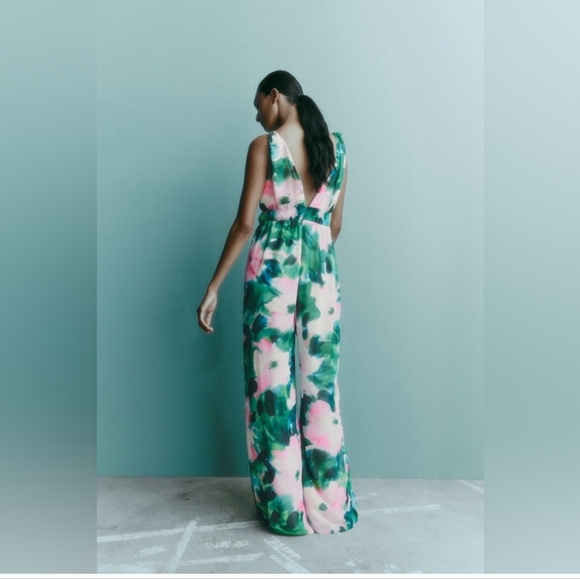 Zara floral jumpsuit - Picture 2 of 7